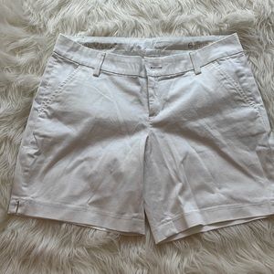 Lilly Pulitzer Jayne Stretch Short- 7” Inseam Size 6  Color White